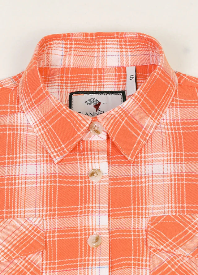 Close-up of the women's orange summer flannel shirt collar