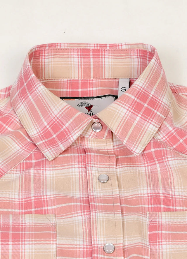 Close-up of women's pink plaid short-sleeves cozy shirt collar