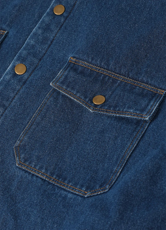 Close-up of the chest pocket on blue men's classic denim fleece lined shirt jacket-XR8527LS-S,XR8527LS-M,XR8527LS-L,XR8527LS-XL,XR8527LS-XXL