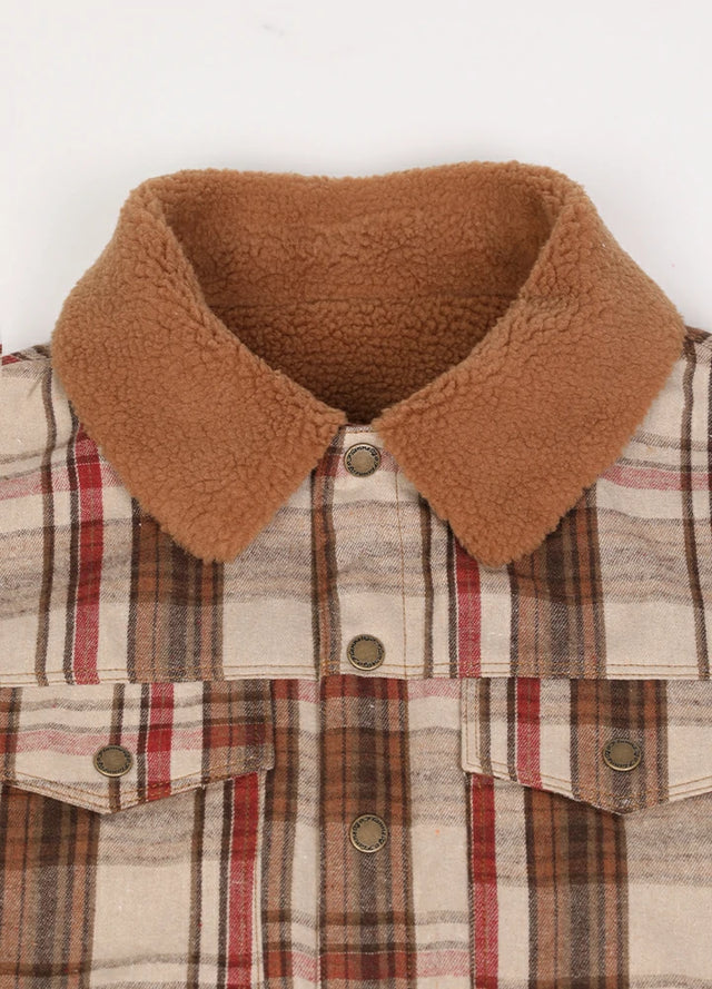 Close up of the lapel of the khaki brown men's cozy fleece lined shacket