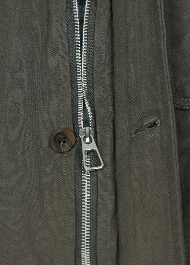 Close up of the zipper of the gray men's classic field shirt jacket-XR807GY-M,XR807GY-L,XR807GY-XL,XR807GY-XXL