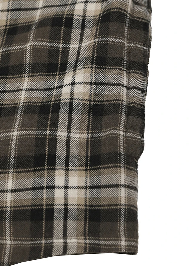 Close-up of a plaid fabric pattern in black, brown, and beige, showing the weave and check design details-XR1302KAF-S,XR1302KAF-M,XR1302KAF-L,XR1302KAF-XL,XR1302KAF-XXL