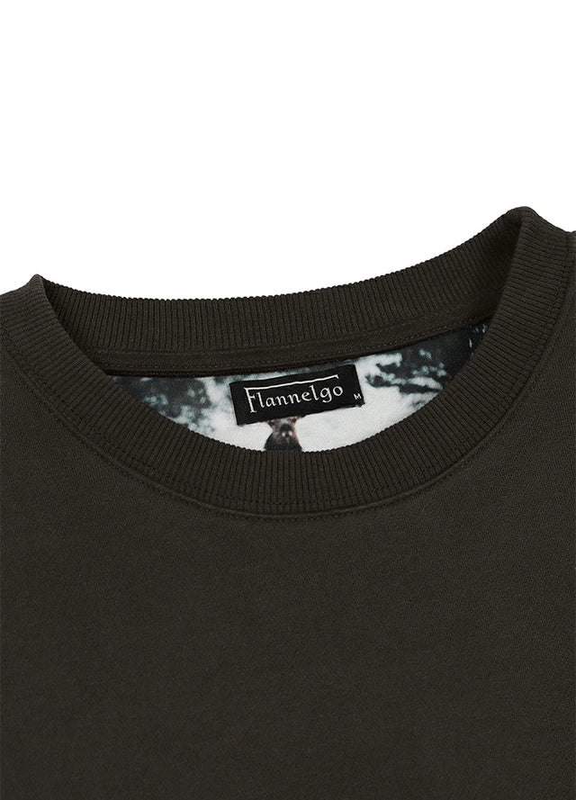 Close-up of a men's dark olive green crewneck sweatshirt-XR3426ZS-S,XR3426ZS-M,XR3426ZS-L,XR3426ZS-XL,XR3426ZS-XXL