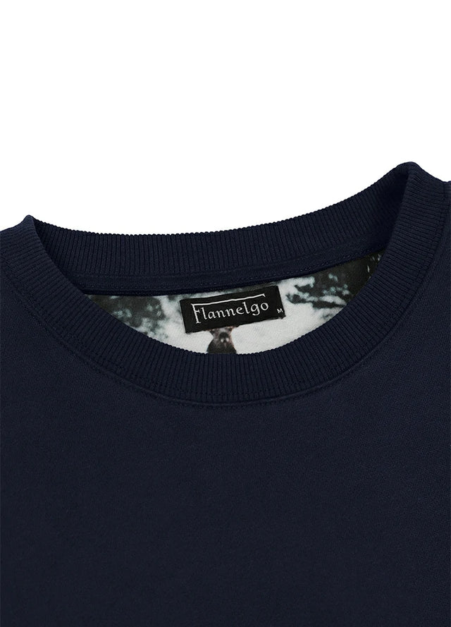 Close-up of the neckline of a navy men's crewneck sweatshirt-XR3426ZQ-S,XR3426ZQ-M,XR3426ZQ-L,XR3426ZQ-XL,XR3426ZQ-XXL
