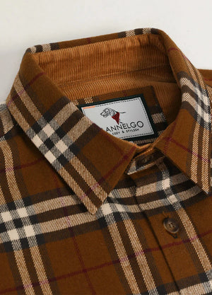 Close-up of the lapel of brown men's timberline flannel shirt-XR1110ZONGS0S,XR1110ZONGS0M,XR1110ZONGS0L,XR1110ZONGS0XL,XR1110ZONGS0XXL,XR1110ZONGS03XL