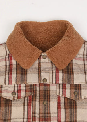 Close up of the lapel of the khaki brown men's cozy fleece lined shacket