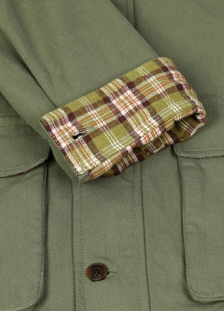 Close up of the cuff of the army green men's classic vintage field jacket-XR807AG-M,XR807AG-L,XR807AG-XL,XR807AG-XXL