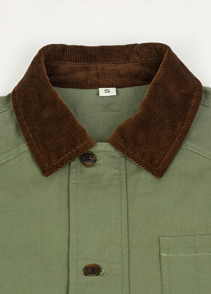 Close-up of the lapel of the army green men's classic vintage field jacket-XR807AG-M,XR807AG-L,XR807AG-XL,XR807AG-XXL