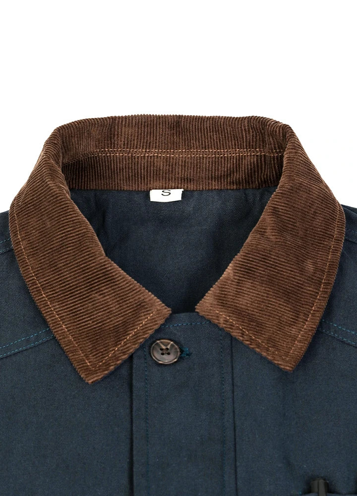 Close-up of the lapel of the navy men's heritage vintage field jacket-XR807NY-M,XR807NY-L,XR807NY-XL,XR807NY-XXL